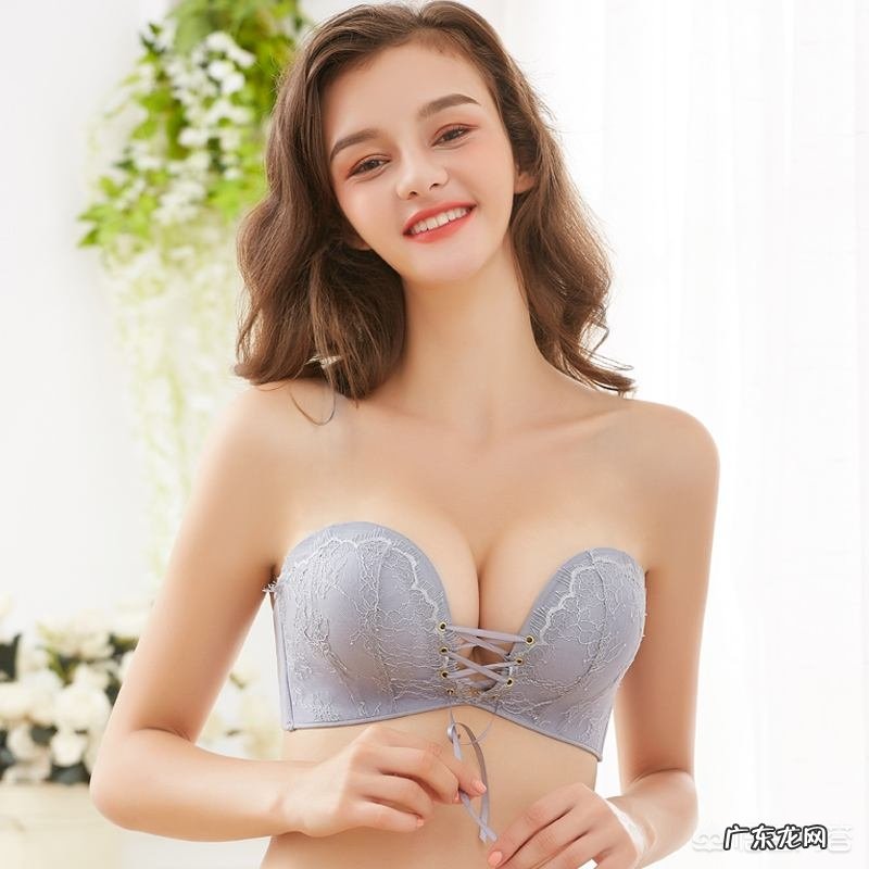 露肩礼服穿什么样的内衣?怎么选择呢?