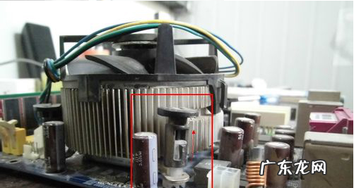 下压式cpu风扇怎么拆？ 电脑cpu风扇怎么拆的详细教程图解