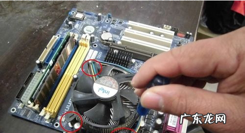 下压式cpu风扇怎么拆？ 电脑cpu风扇怎么拆的详细教程图解
