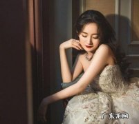 杨幂脚臭快本 杨幂脚臭