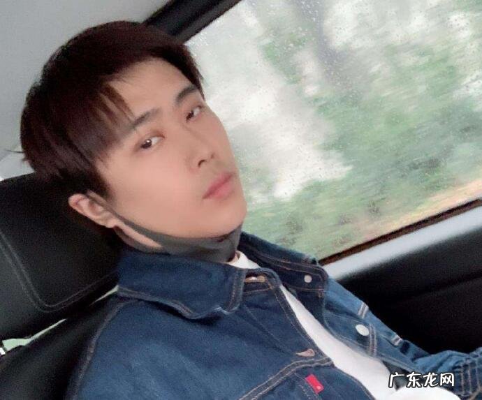 卢本伟直播赚了多少钱?为什么被封杀呢?