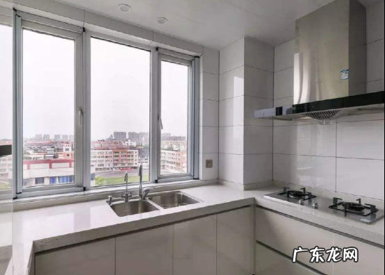 开放式厨房油烟怎么解决？开放式厨房油烟如何防油烟？