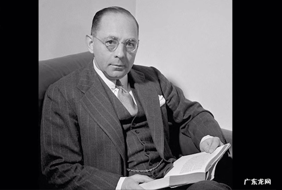 股神巴菲特详细发展历程介绍 股神巴菲特成功的原因