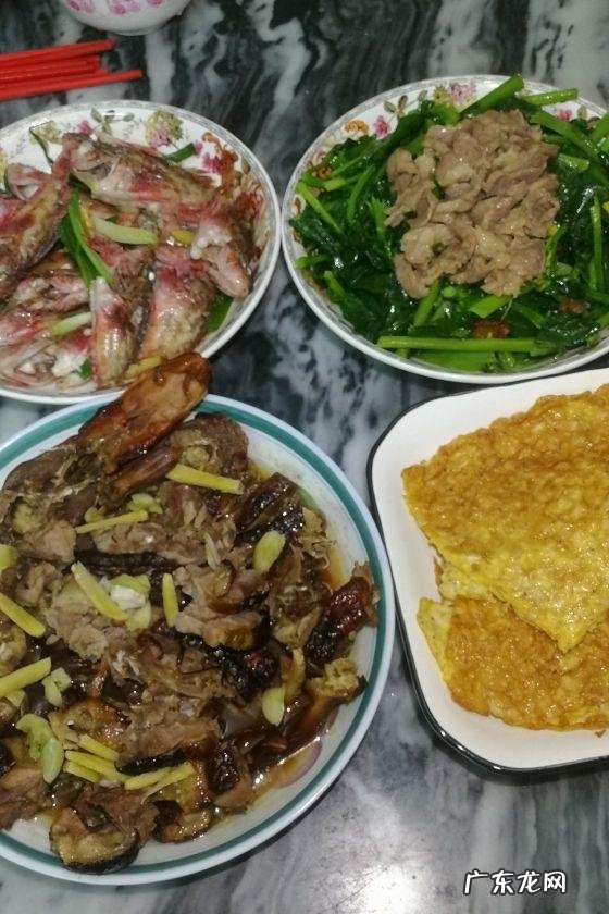 潮汕人的晚餐，特色熏鸭脯，鱼肉菜齐，餐餐吃到过瘾，都是家乡味
