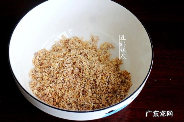 只花3分钟,教你做燕麦早餐饼干,健康低脂,口口香酥