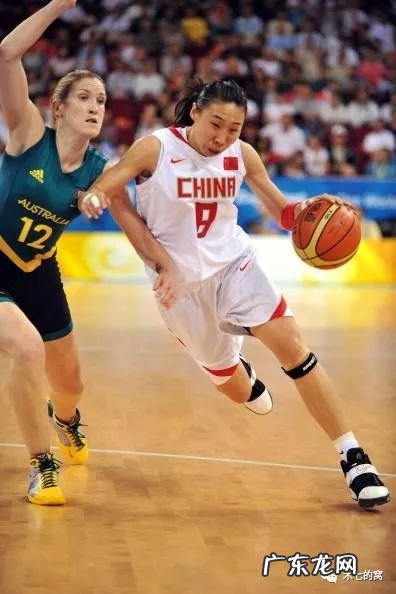 中国女篮绝杀澳大利亚，男篮往事如照镜子