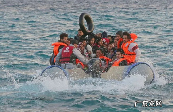 逆流而上的倒数第一:她承载着难民的梦想,当年在水中游赢了死神