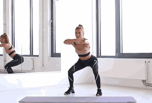 坚持力量型训练,既能塑形又能减脂,规律的进行,练出紧致身材