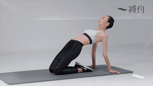 如何纠正含胸驼背、耸肩的体态