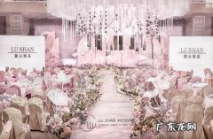 婚礼现场布置效果图 婚礼布置10000的效果图