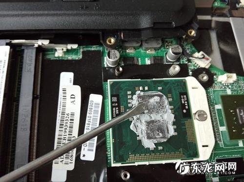 安装CPU是涂抹硅胶的目的是为了更好的 安装cpu涂抹硅胶的目的是