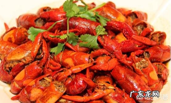 尿酸高的人，少碰2物，不饮4水，指的是什么