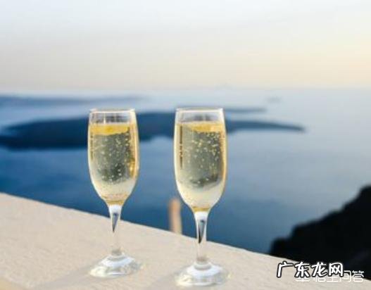 尿酸高的人，少碰2物，不饮4水，指的是什么