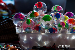 摆摊卖什么好？日赚1000元的地摊生意