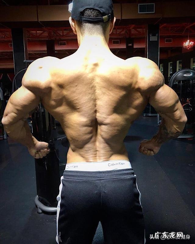 做俯身划船时,背还没有感觉,腰就先受不了了,该怎么办?