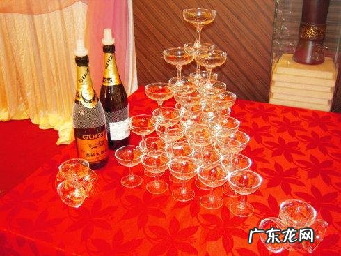 形容古代婚礼场面盛大的成语 形容婚礼盛大场面的成语是什么