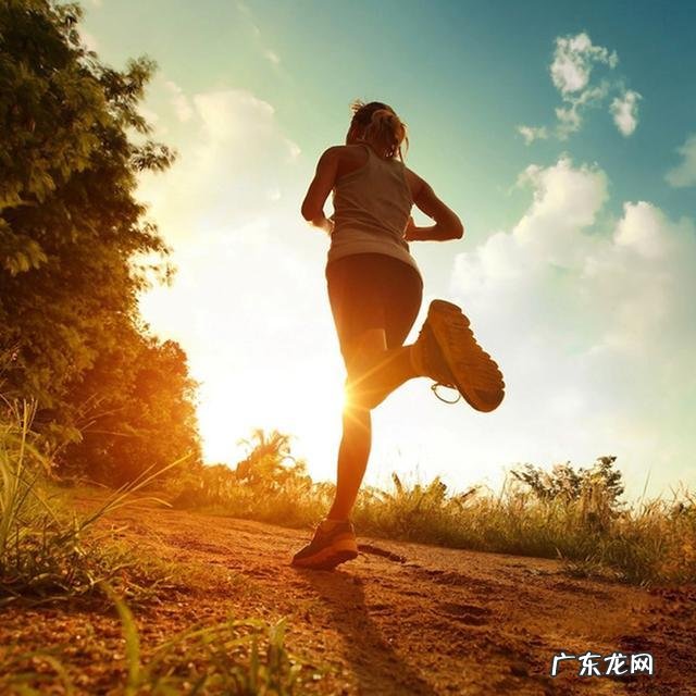 最近工作不忙,想跑步减肥,但是天气热了,问下还能不能跑