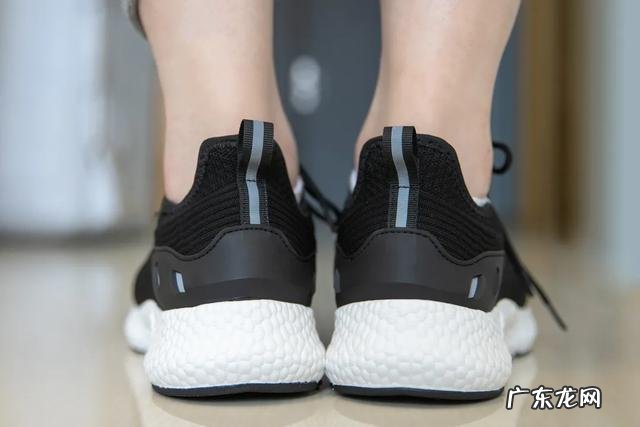 鞋子新专利突破!不用电就能震动按摩脚底,走一天也不会觉得累脚