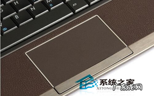 笔记本触摸板怎么滚动 Win8笔记本插入鼠标后关闭触摸板功能的方法
