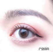 形容一个人的眼睛很干净的成语 形容一个人的眼睛很干净