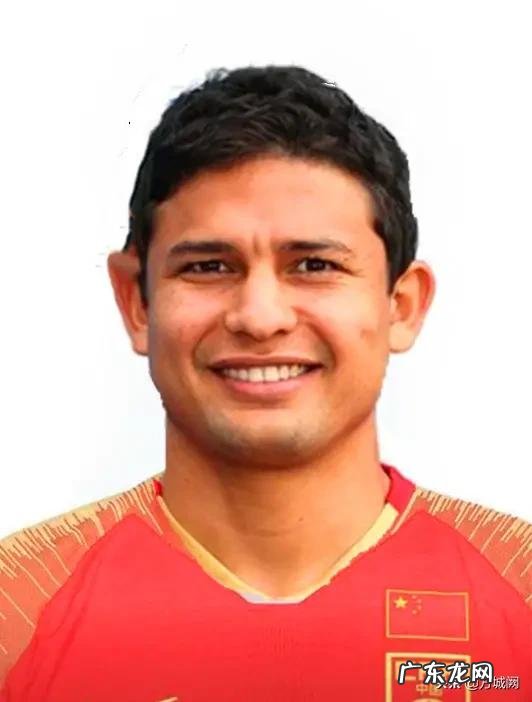 这是咋回事埃建国回到恒大这才几天，人瘦了一圈，仿佛年轻了5岁