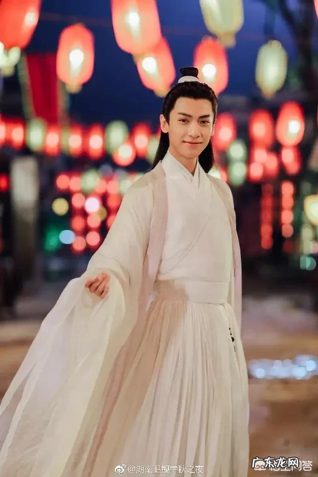 最好看的言情古装小说 大家认为最好看的10本言情小说是什么?最经典好看的古言小说