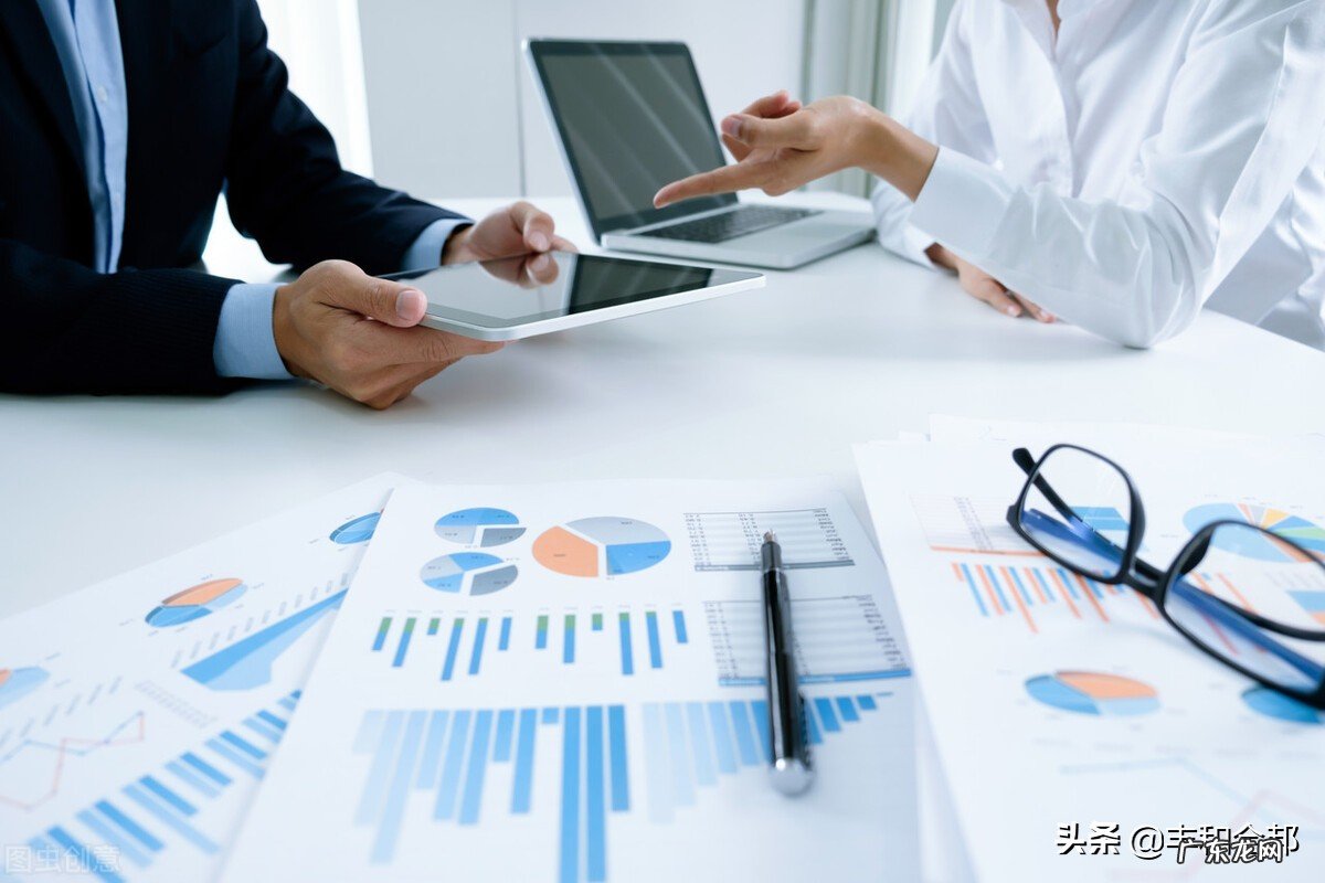 注册一个空壳公司一年交多少费用 注册资金是什么,注册资金100万实缴多少