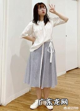 有点肉肉的女生怎么穿搭衣服时尚显瘦？