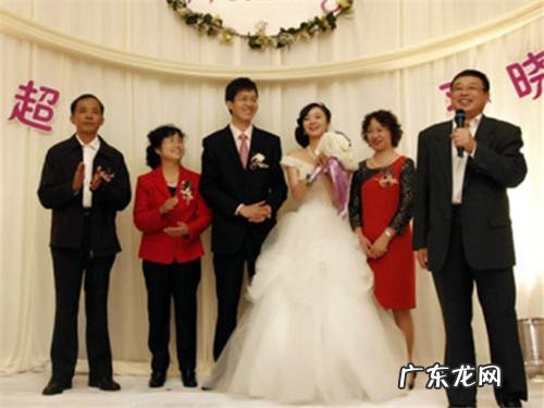 新婚典礼上新郎父亲的讲话模板 最经典的婚礼父亲讲话