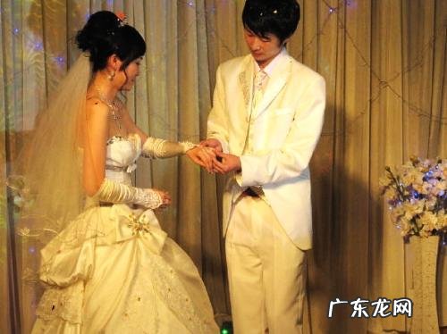 新婚典礼上新郎父亲的讲话模板 最经典的婚礼父亲讲话