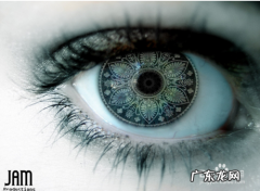 描写人眼睛的优美段落 描写朋友眼睛的段落