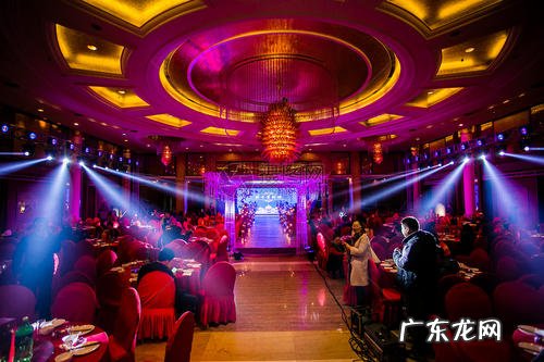 描写结婚场景的350字作文 结婚场景的描写