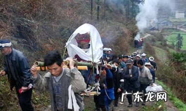 描写丧事环境怎么写