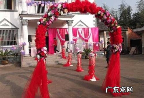 农村结婚主持人开场白 适合农村的婚礼主持词