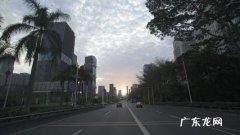 描写城市早晨的一段话 城市早晨的热闹一段话