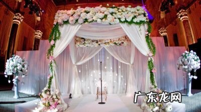 红色西式婚礼现场图片 西式婚礼布置现场图片