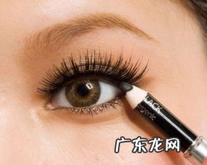 描写女生眼睛的四字词语 对女生眼睛的描写