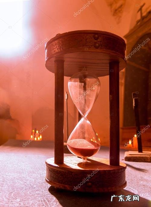 时间就像沙漏里的沙子,你无法打开 时间就像沙漏里的沙子