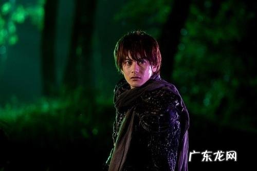 形容男主生气的描写 男主阴沉生气的描写