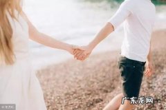 对女朋友说的话感动到哭50字 对女朋友说的话感动到哭