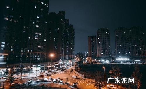 凌晨五点的天怎么形容 凌晨的城市怎么形容