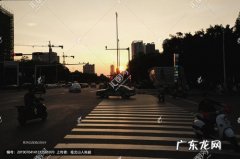 描写城市喧闹的语段 描写城市街道的语段