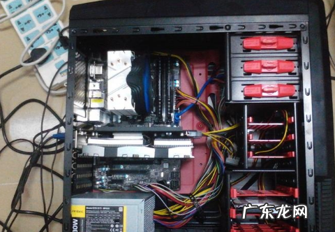 机箱风扇集线器怎么接 电脑散热风扇怎么装