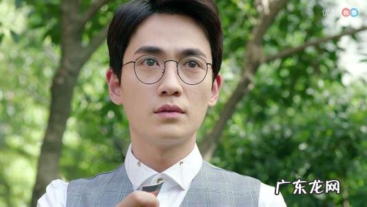 描写眼神里的复杂情绪的成语 描写眼神里的复杂情绪