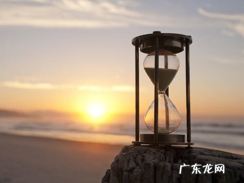 形容光阴飞逝很快的名言 形容时间飞逝的名言