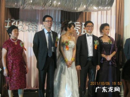 婚礼上嘉宾代表讲话搞笑版 婚礼嘉宾代表讲话