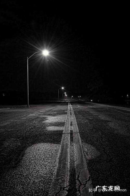 表达内心孤独无助的歌 写一段话表达内心的孤独