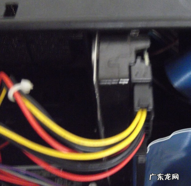 机箱硬盘架怎么拆 老司机教你电脑机箱怎么拆