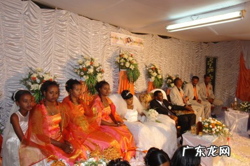 描写盛大婚礼的场面顺口溜 描写盛大婚礼的场面