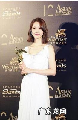 适合圆脸女生的清爽发型图片 女生圆脸发型图片